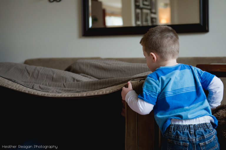 Making a fort - Oregon family photographer