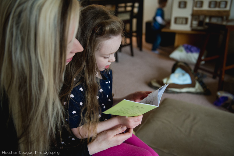 Reading with mom - Portland family photography