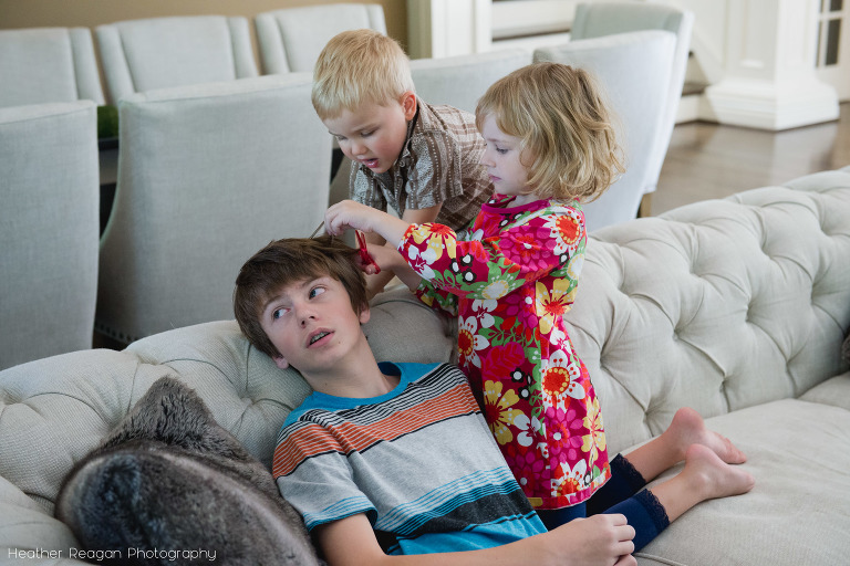 Pretend hair cuts | Tualatin in-home family photography